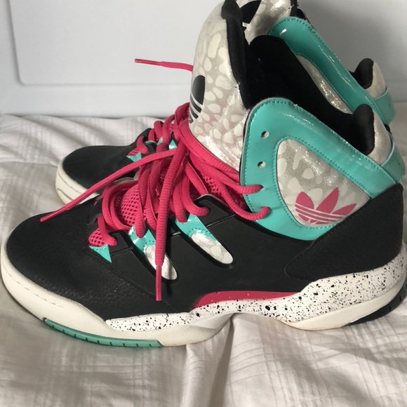 Adidas Women’s 8.5 High Tops - Picture 2 of 5